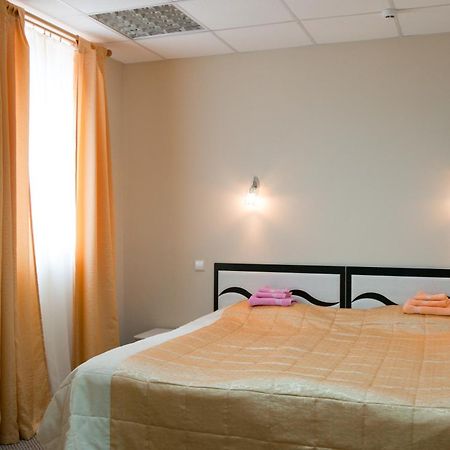Avenue Hotel Zaslawye Ngoại thất bức ảnh