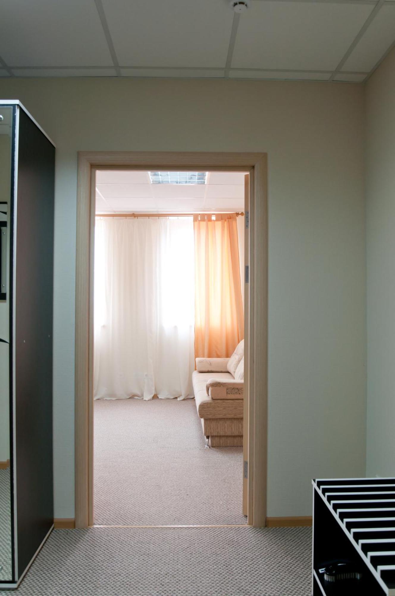 Avenue Hotel Zaslawye Ngoại thất bức ảnh
