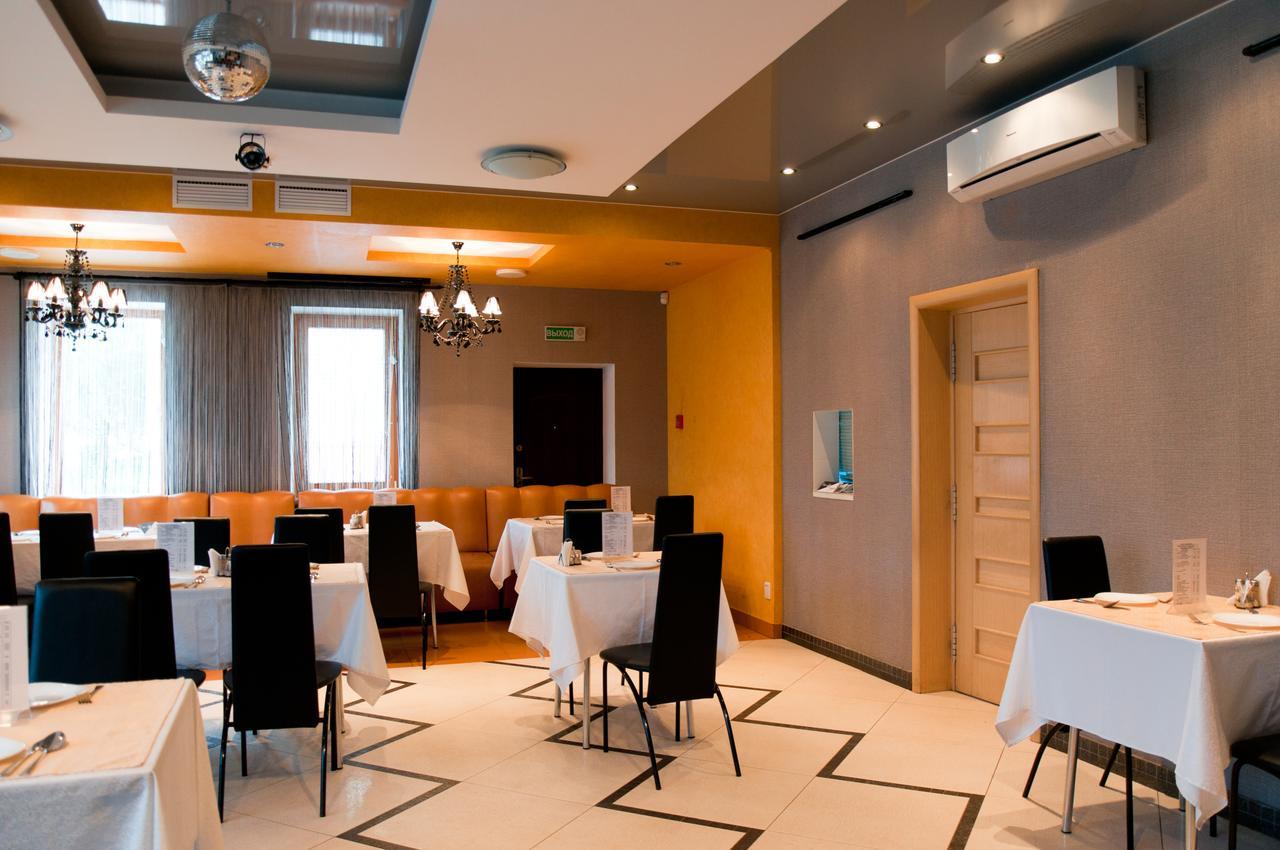 Avenue Hotel Zaslawye Ngoại thất bức ảnh